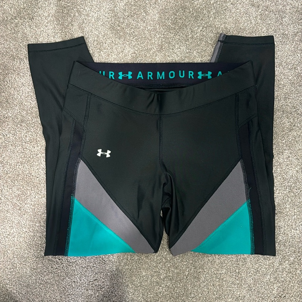 UNDER ARMOUR. Compression Heat Gear Ankle Leggings. (Old sizing) Large